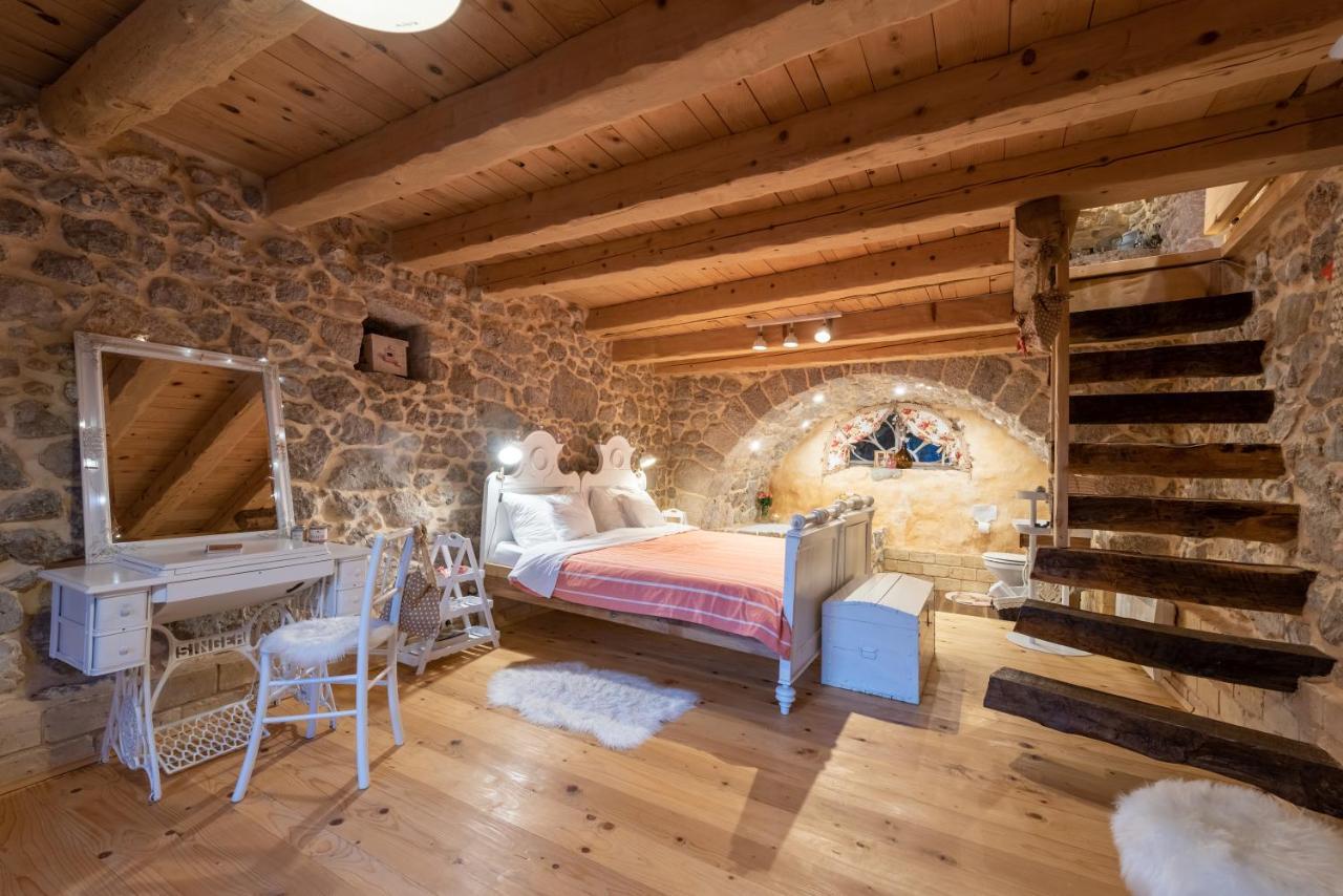 Villa Festina Lente - Cosy & Authentic Villa With Private Heated Pool Dobrinj Exterior foto